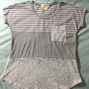 💜Dressy, short sleeve, lace shirt..💖